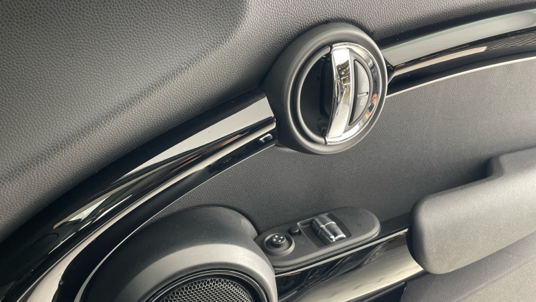 MINI Hatchback 135kW Cooper S Level 1 33kWh 3dr Auto Electric Hatchback